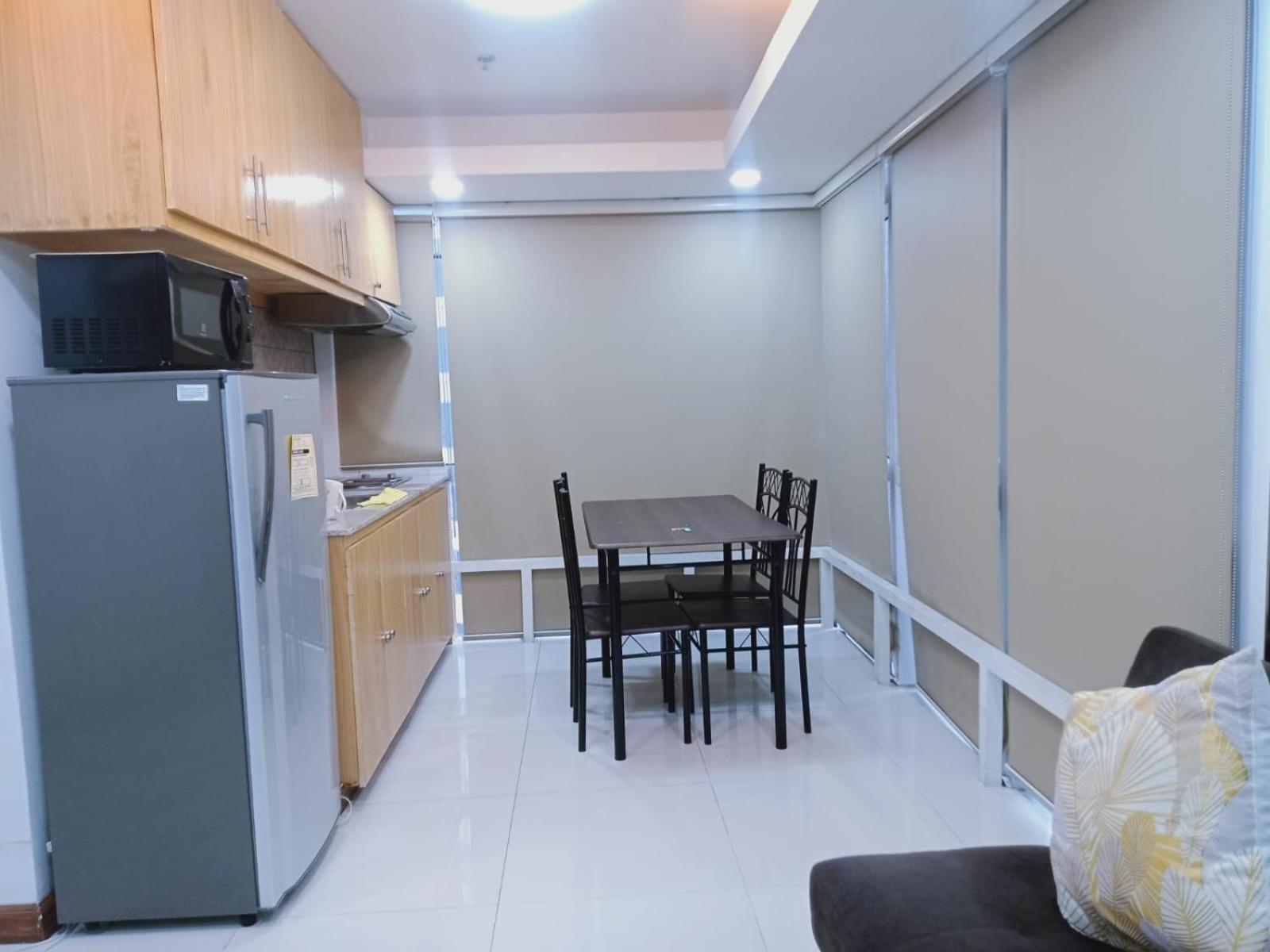 2 Bedrooms Units Forbes Area 5Th Avenue Bgc Center Manille Extérieur photo