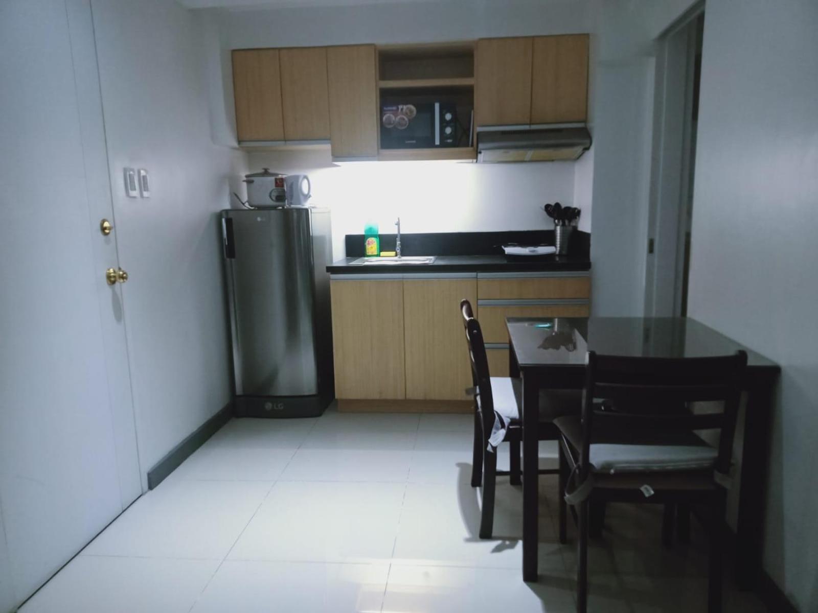 2 Bedrooms Units Forbes Area 5Th Avenue Bgc Center Manille Extérieur photo