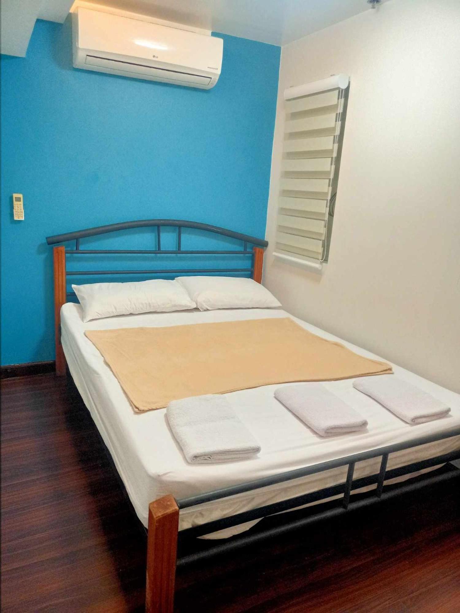 2 Bedrooms Units Forbes Area 5Th Avenue Bgc Center Manille Extérieur photo