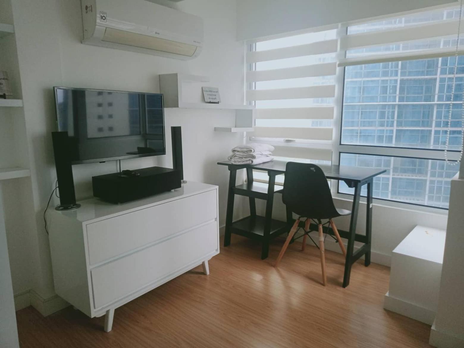 2 Bedrooms Units Forbes Area 5Th Avenue Bgc Center Manille Extérieur photo
