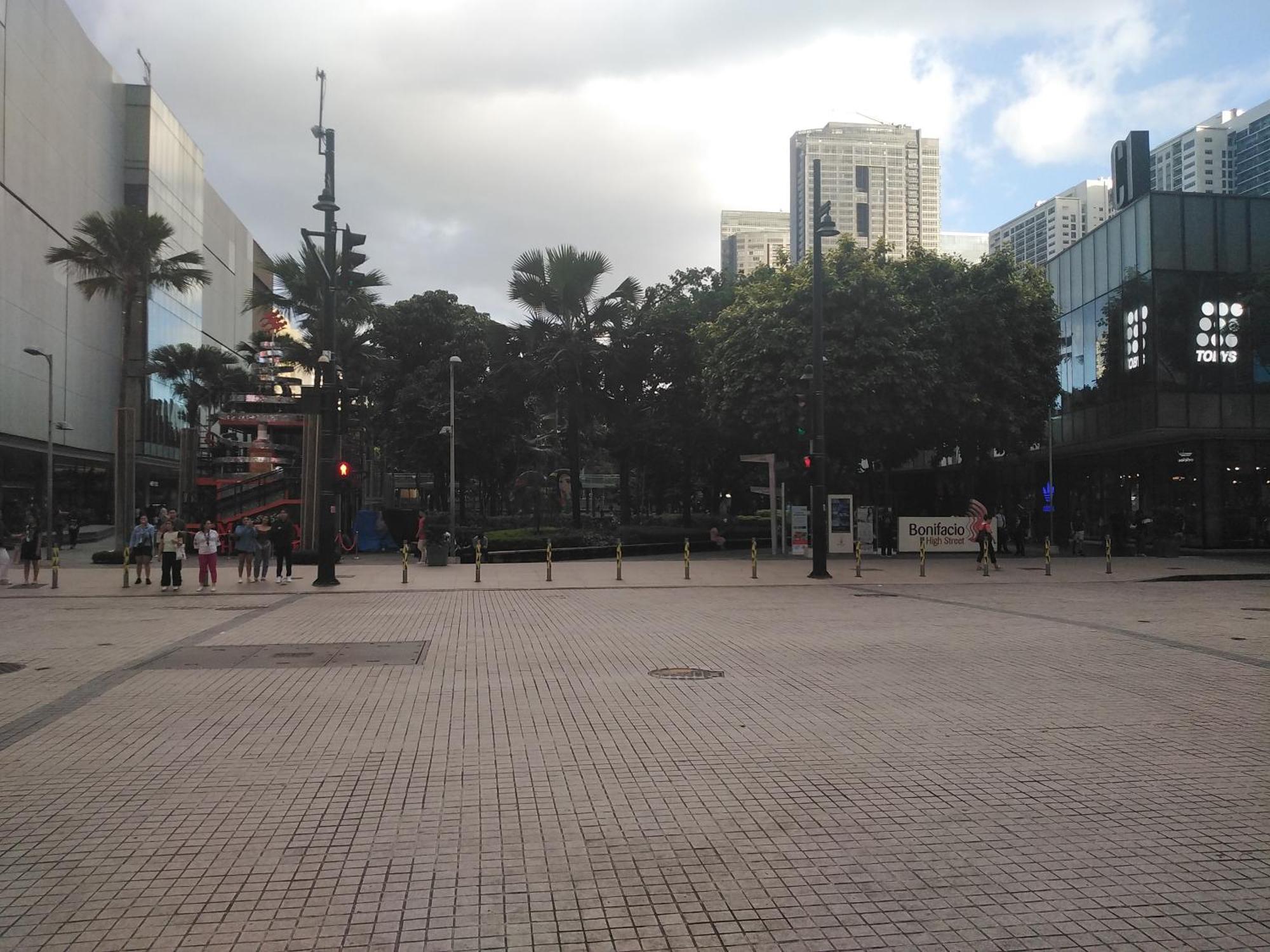 2 Bedrooms Units Forbes Area 5Th Avenue Bgc Center Manille Extérieur photo